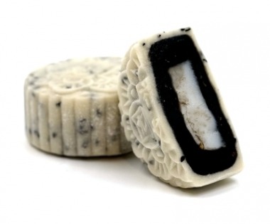 black sesame paste with mochi mooncake