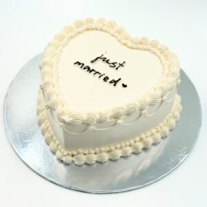 Valentine Cakes You Can Personalise at The Pine Garden: Timeless Heart