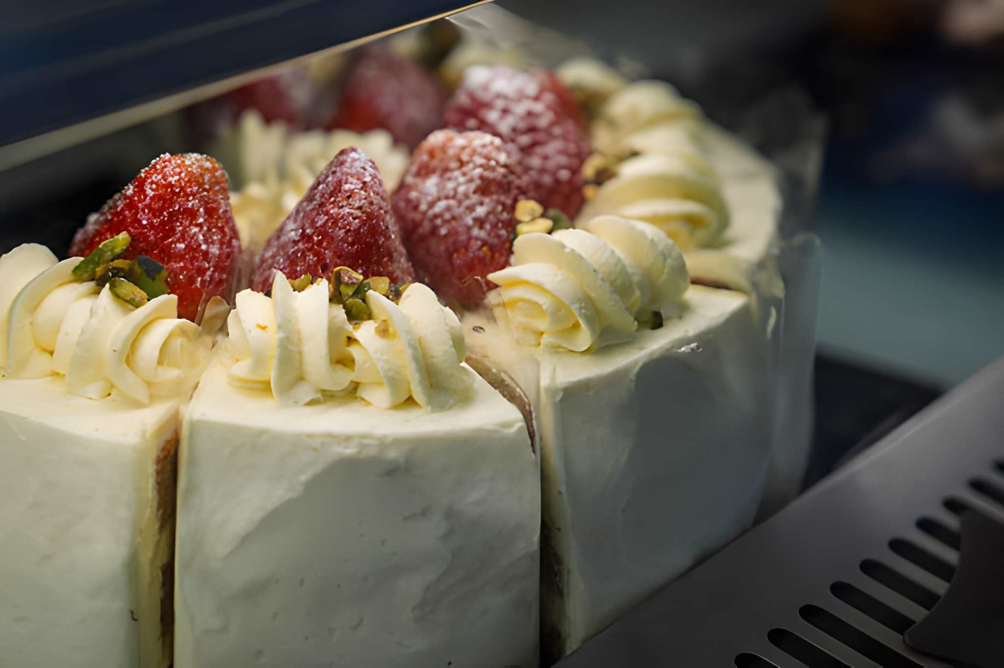 Refrigerate or Not? How to Store Cakes in Singapore